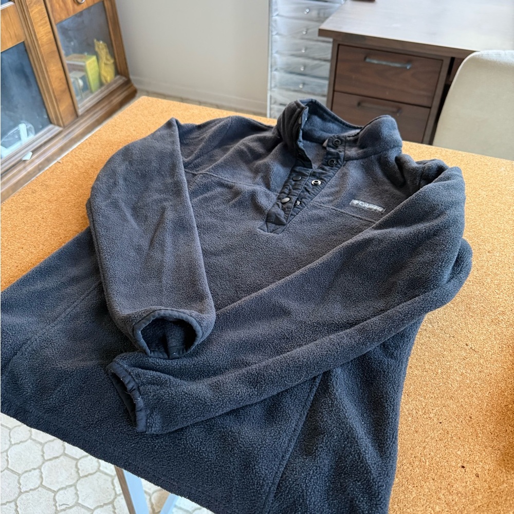 Cozy Black Teddy Jacket with Plush Texture